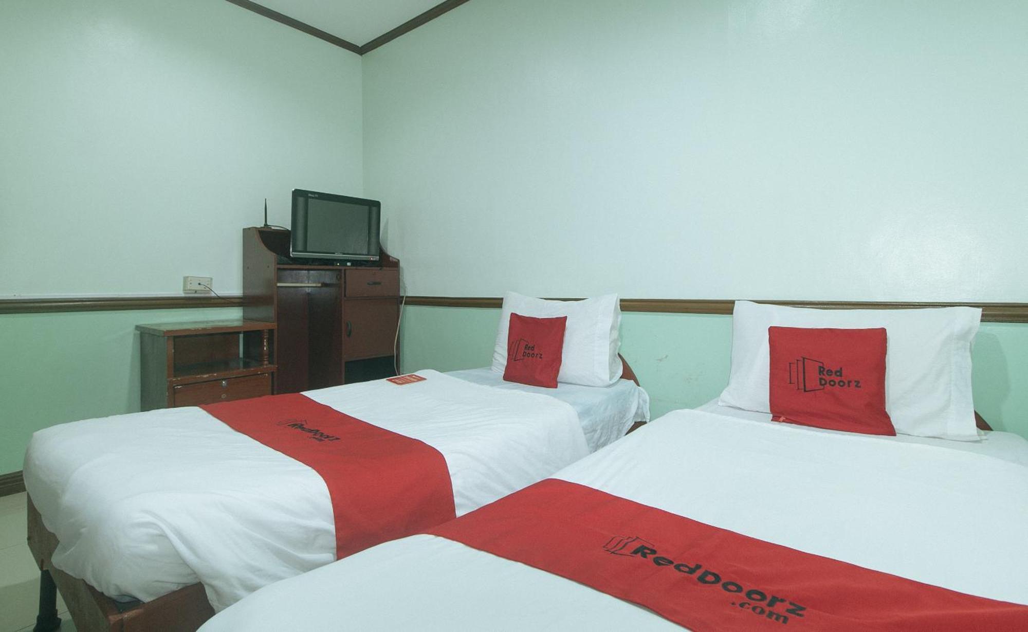 Reddoorz At Maanyag Pension House Mandaue Cebu Buitenkant foto