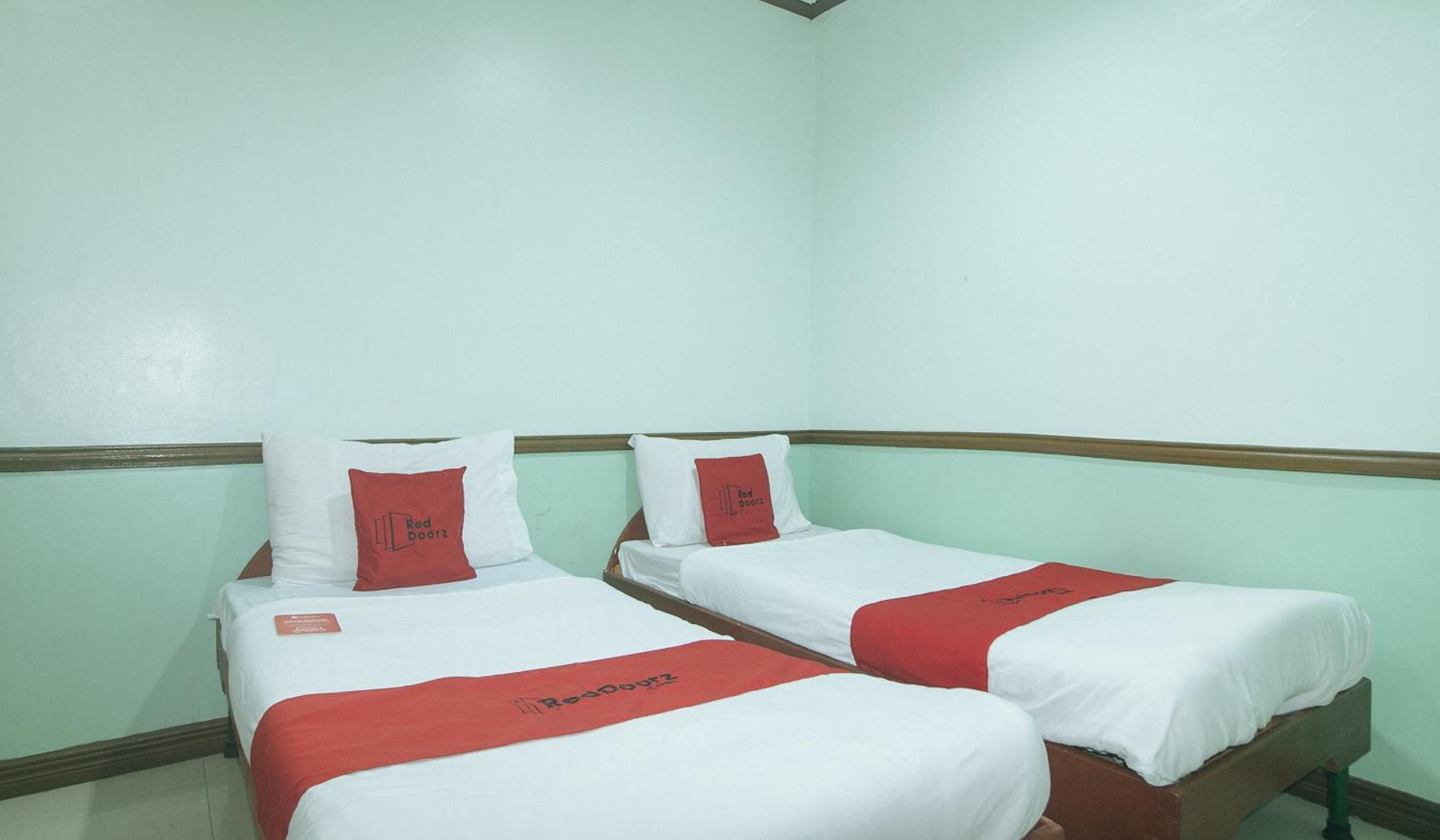 Reddoorz At Maanyag Pension House Mandaue Cebu Buitenkant foto