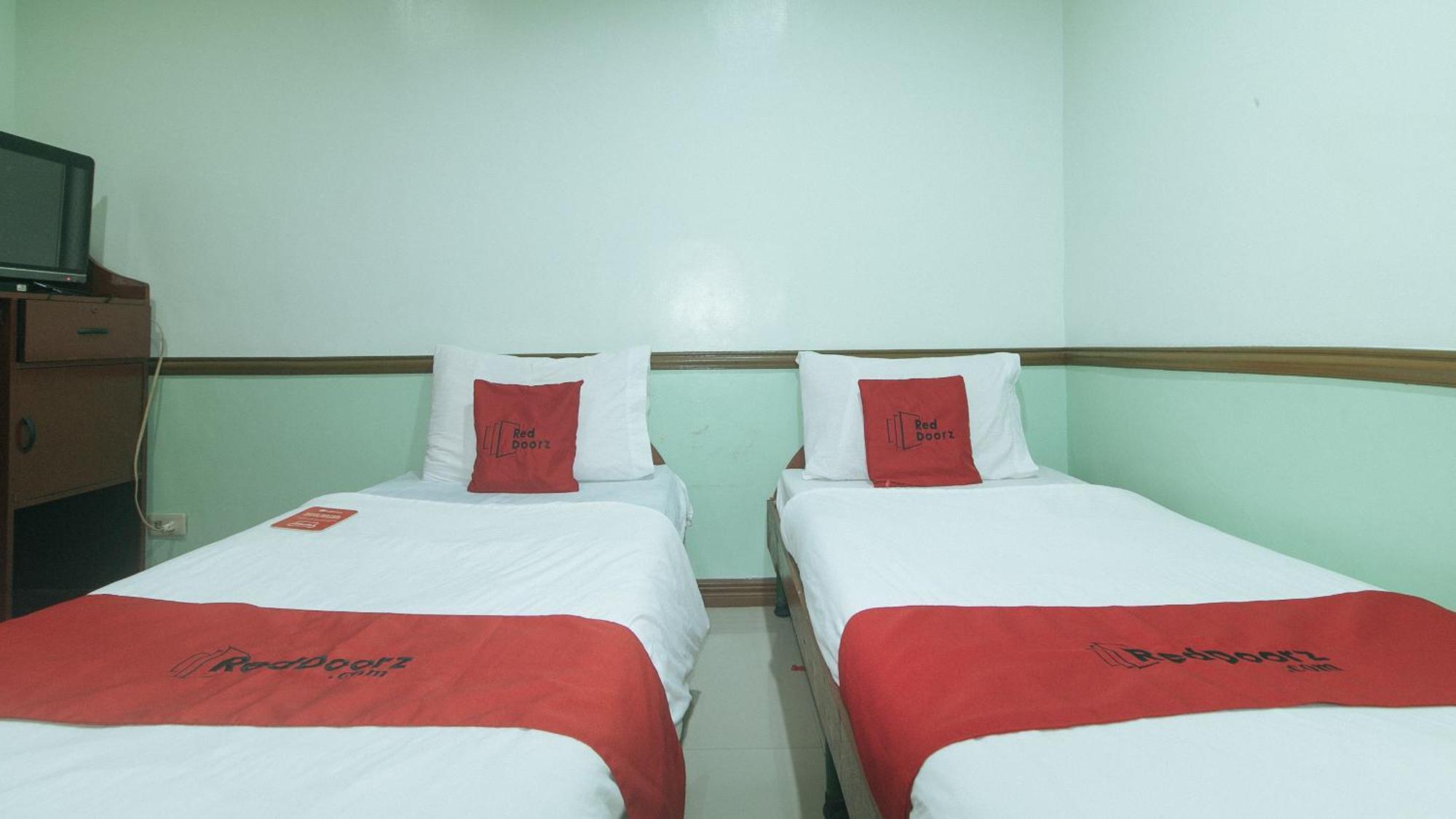 Reddoorz At Maanyag Pension House Mandaue Cebu Buitenkant foto